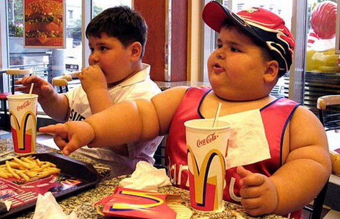 Fast food 17 yaşlı gənci həm kar, həm kor etdi