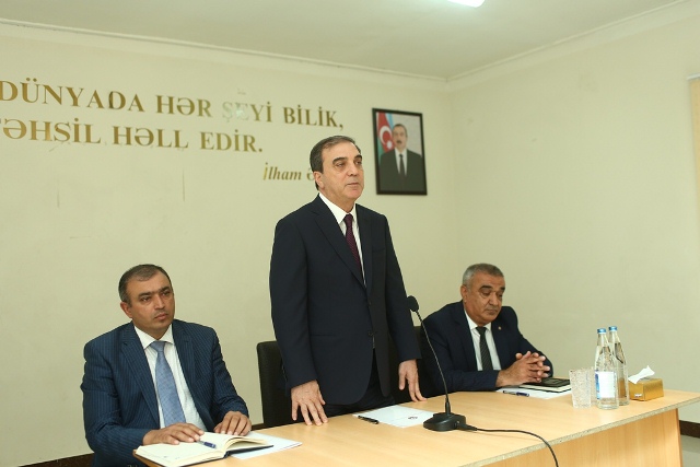 Gəncənin icra başçısı sakinlərin təkliflərini dinlədi