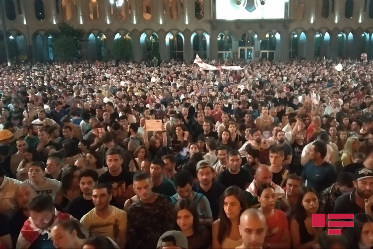 Gürcüstanda yenidən etirazlar başladı