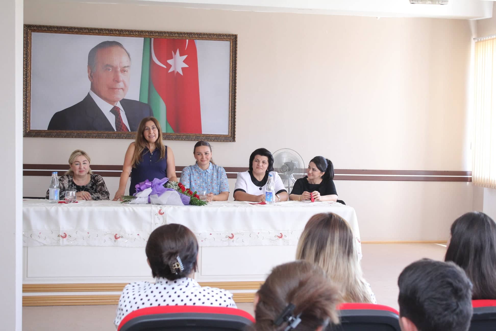 Qənirə Paşayeva ali məktəbə qəbul olan gənclərə çağırış etdi