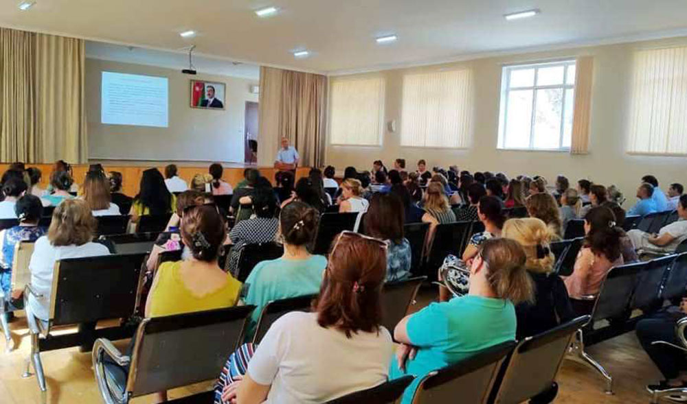 Bakıda yeni dərs ilinə hazırlıq müzakirə olunur