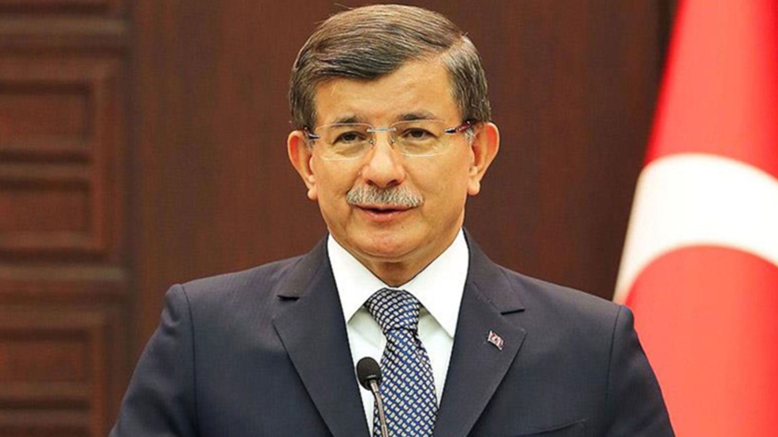 Əhməd Davudoğlu AKP-dən istefa verdi