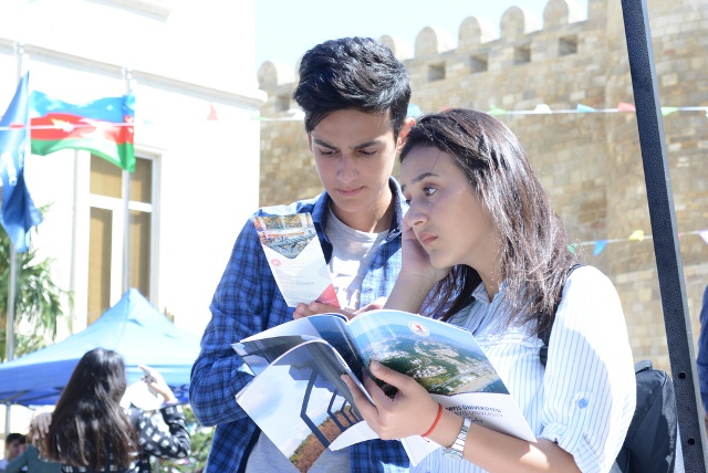 UNEC-də birinci kurslar üçün “Oriyentasiya günü” keçirilib