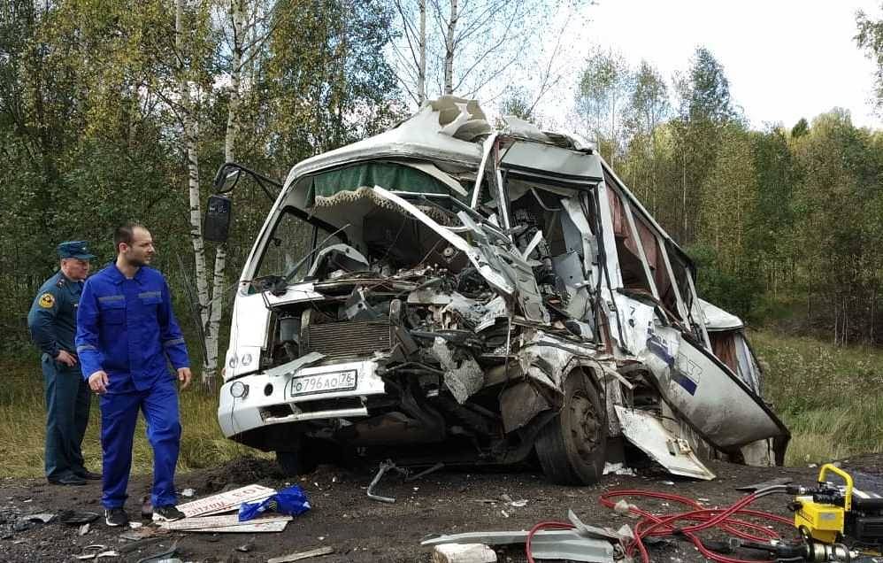 Rusiyada ağır yol qəzası: 9 ölü, 20 yaralı...  
