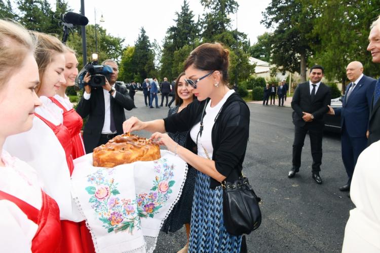  Mehriban Əliyeva İvanovkada Mədəniyyət Sarayının açılışında - FOTO