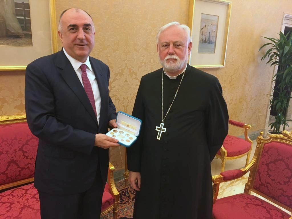 Elmar Məmmədyarov Müqəddəs Taxt-Tacın dövlət katibi ilə görüşüb 