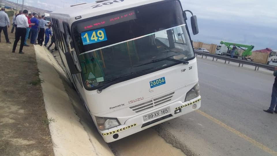 Bakıda qəzaya düşən avtobusun 82 yaşlı sərnişini öldü  