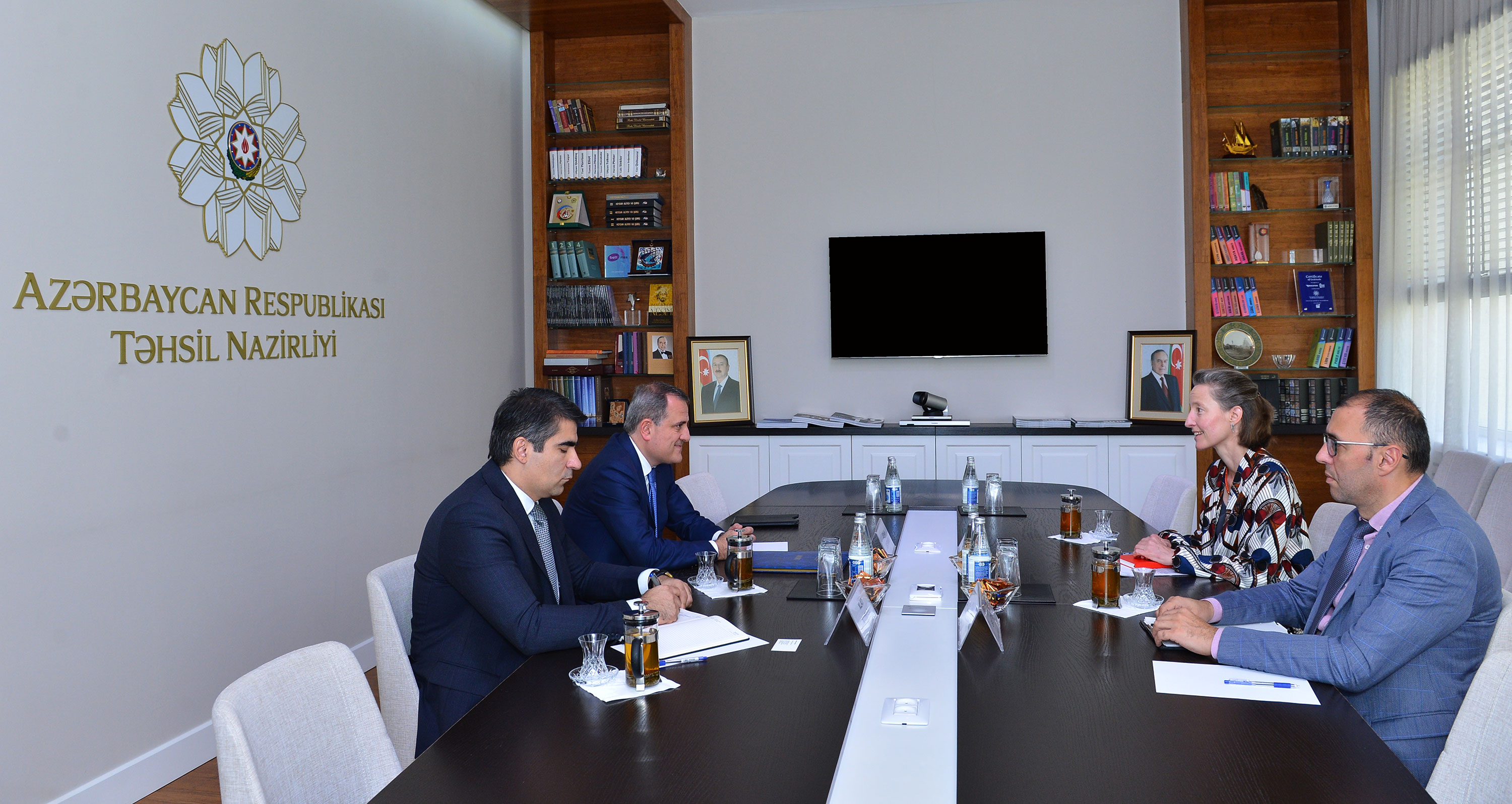 Ceyhun Bayramov İsveçrənin Azərbaycandakı səfiri ilə görüşüb