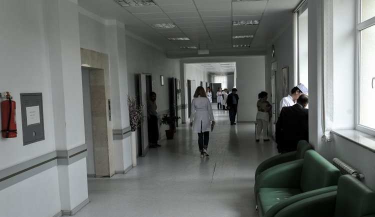 Gədəbəydə 65 yaşlı qadın qohumu tərəfindən döyülüb  