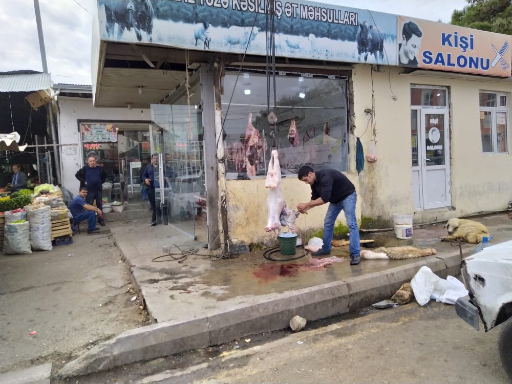Bakı və Xaçmazdakı ət kəsimi yerlərində reydlər keçirildi
