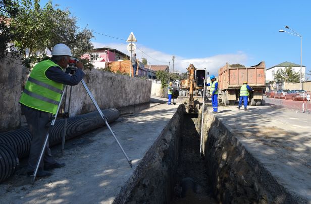 20-ci sahənin su və kanalizasiya sistemi yenilənir