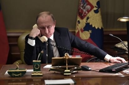 Putinin gizli və “xeyli qalın” mobil telefonu varmış...