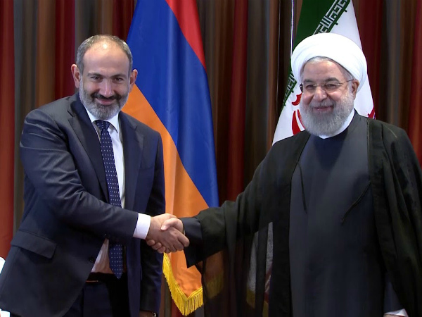 Ruhani sabah Ermənistana gedir