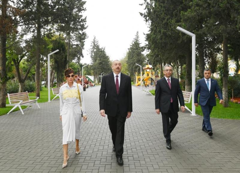 Prezident və birinci xanım Atatürk parkında - FOTOLAR 