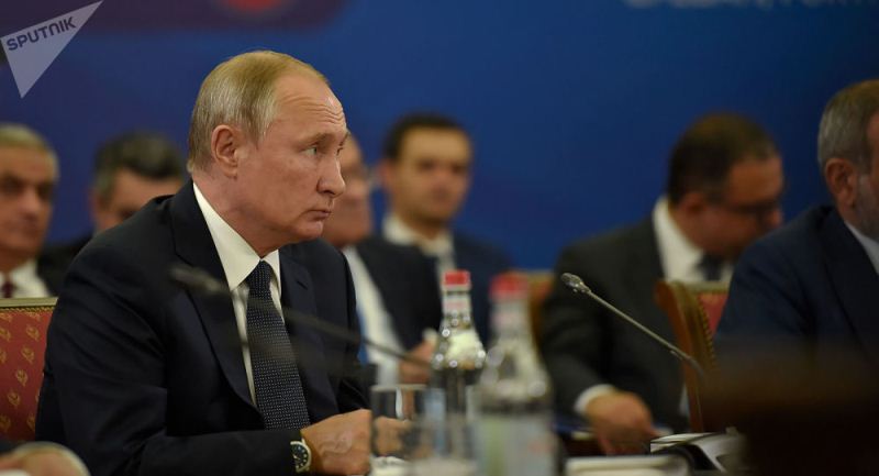 Putin Yerevanda “yeni SSRİ”dən gözləntilərini AÇIQLADI