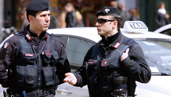 İtaliyada iki polis əməkdaşı öldürüldü