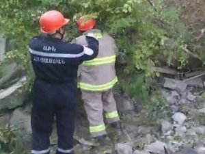 Ermənistanda yaşayış binası çökdü