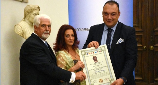 Azərbaycan diaspor təşkilatının sədri İtalyada mükafat aldı