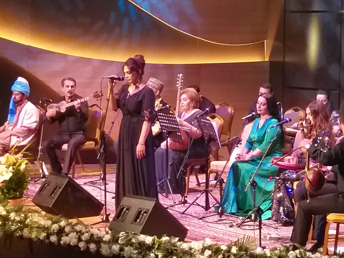 Çilənay Hüseynova Nəsiminin sözlərinə bəstələdiyi əsəri ifa etdi