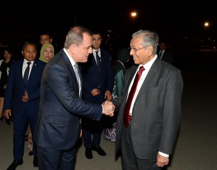 Rəsmi qonaqlar geri dönür