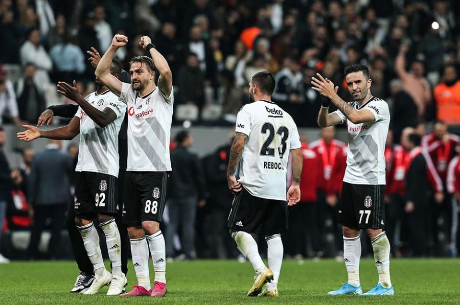 Beşiktaş” əzəli rəqibi “Qalatasaray”ı məğlub etdi