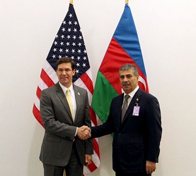 Zakir Həsənov ABŞ-ın Müdafiə naziri ilə bir araya gəldi