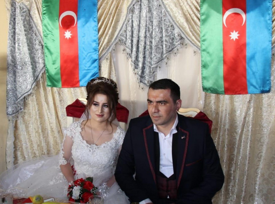 Azərbaycanda bəyə toyun ortasında medal verildi - FOTOLAR