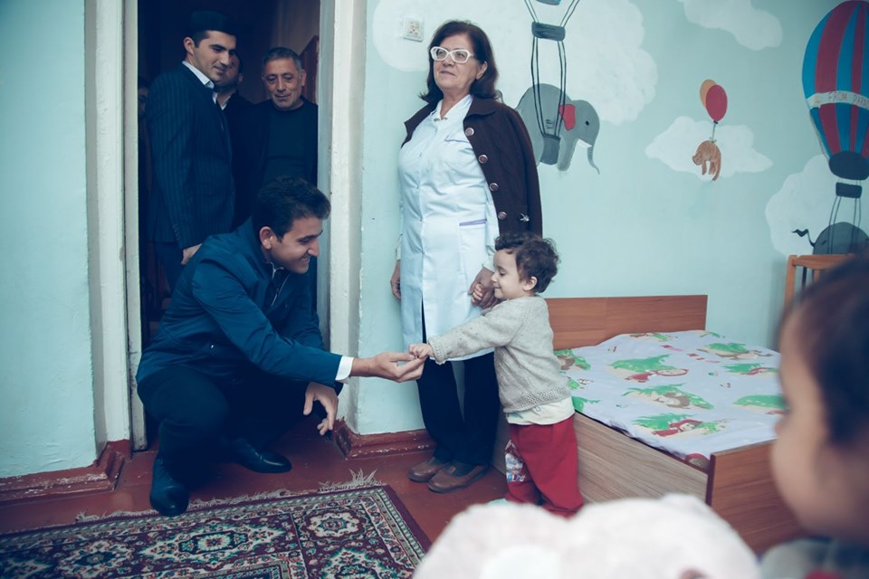 Naqif Həmzəyev Körpələr Evindəki problemlərlə tanış olub