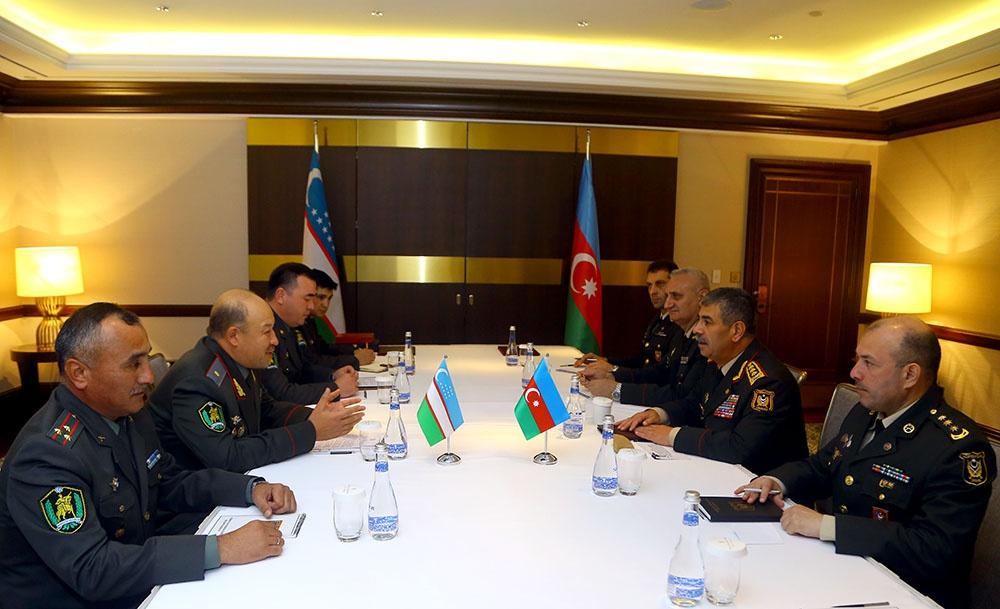 Azərbaycan və Özbəkistan arasında hərbi əməkdaşlıq müzakirə olundu