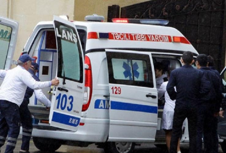 Paytaxtda marşrut avtobusu piyadanı vurub