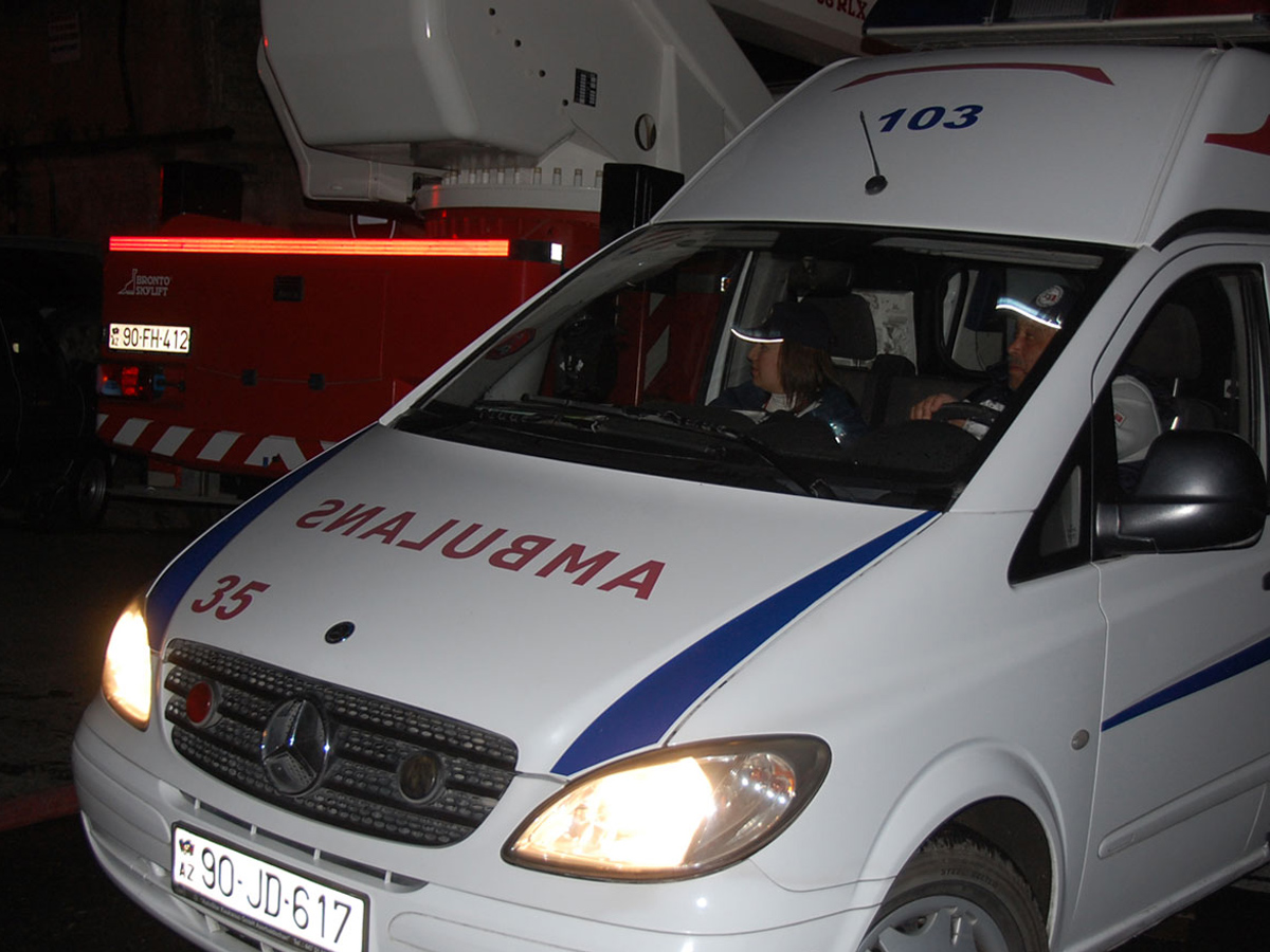 Bakıda avtomobil qəzasında 9 nəfər yaralanıb - Nazirlik