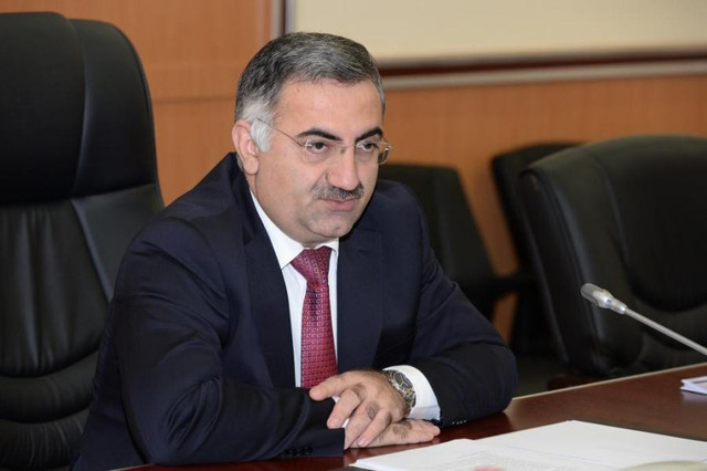 Nazir müavini internetin sürətinin aşağı olması barədə iradlara CAVAB VERDİ