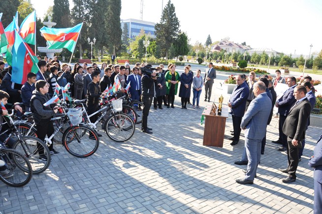 Goranboyda Bayraq gününə həsr olunmuş veloyürüş keçirilib - FOTO