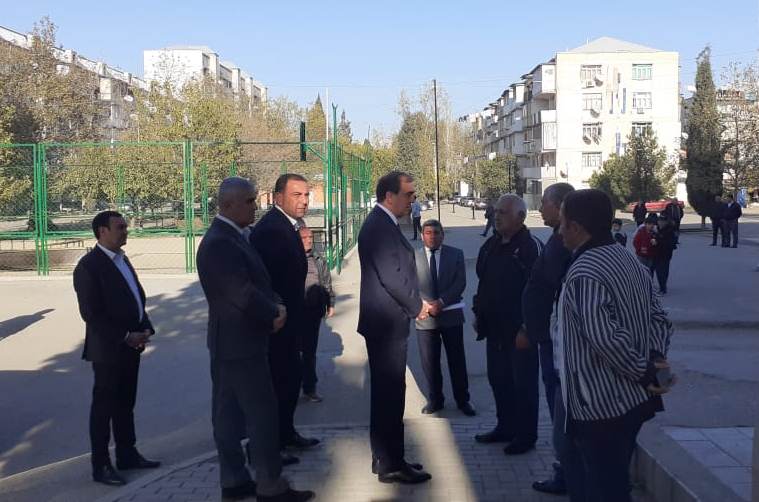 Niyazi Bayramov Gəncə sakinlərilə görüşüb