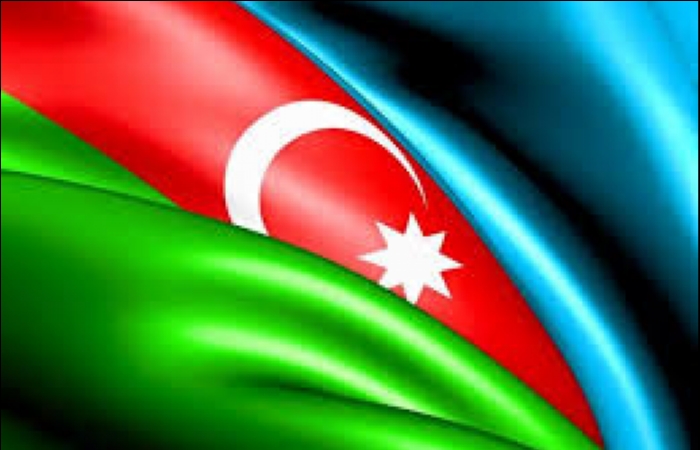 101 yaşlı Azərbaycan bayrağı
