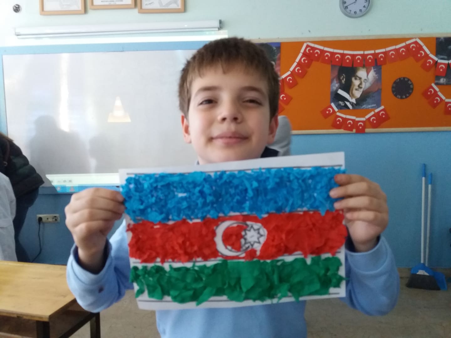 Ankara məktəbliləri Azərbaycan bayrağı hazırladılar - FOTOLAR