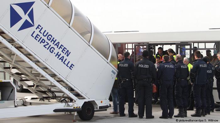 Almaniyadan 61 azərbaycanlı deportasiya edilib – Rəsmi AÇIQLAMA  