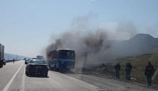 Avtobus yandı: azərbaycanlılar təxliyyə edildi