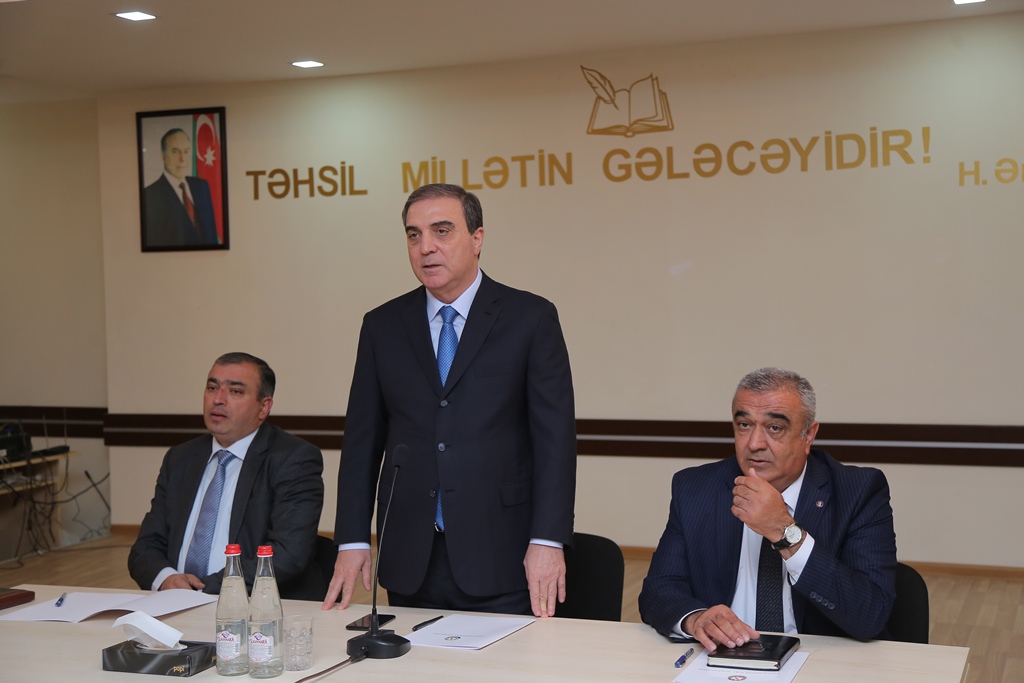 İcra başçısı sakinlərin problemləri ilə maraqlanıb - FOTO  
