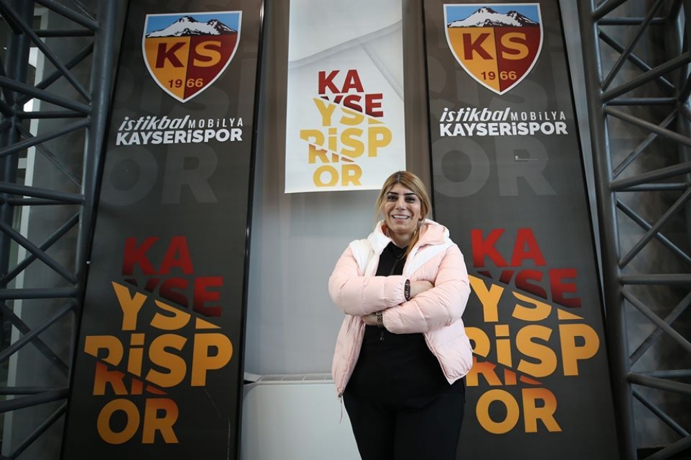 Türkiyədə bir ilk - Qadın futbol klubunun prezidenti seçildi  