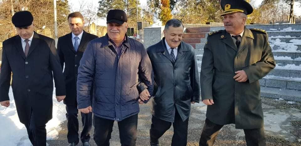 Millət vəkilləri Milli Qəhrəmanın məzarını ziyarət ediblər - FOTOLAR