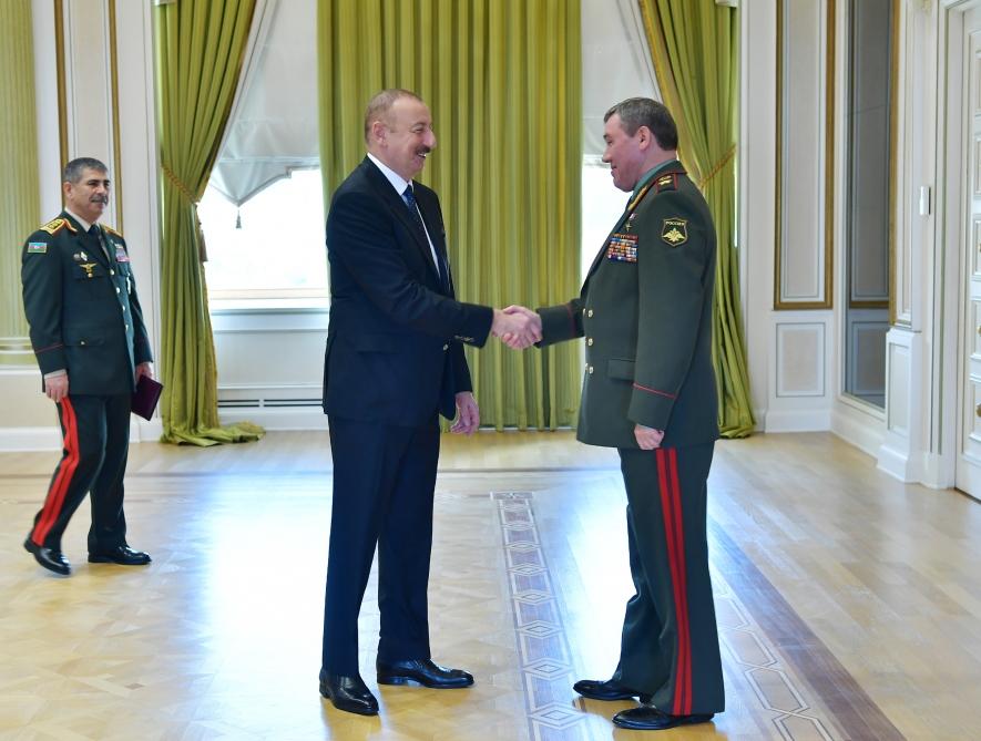 İlham Əliyev NATO və Rusiya generallarını qəbul edib
