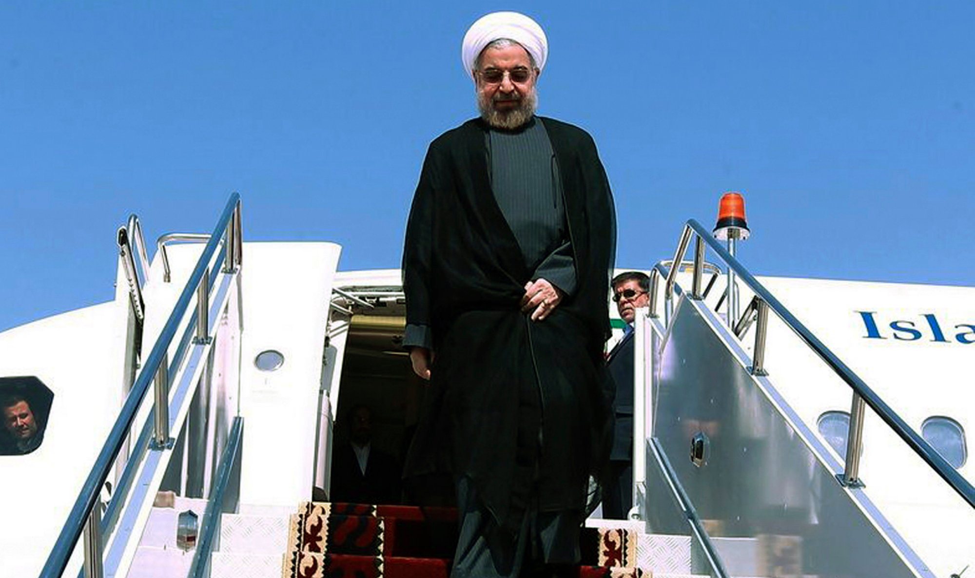 Həsən Ruhani Təbrizə gəlib