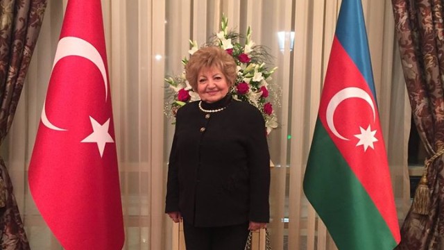 “Beş min qadınla rus tanklarının qarşısına çıxmışam” - Cümşüd Nuriyevin təhqir etdiyi Xanım Xəlilova