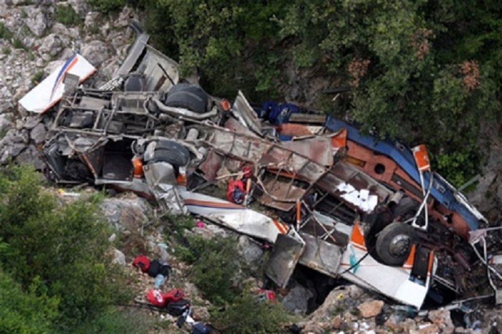 Avtobus qəzasında 18 nəfər öldü