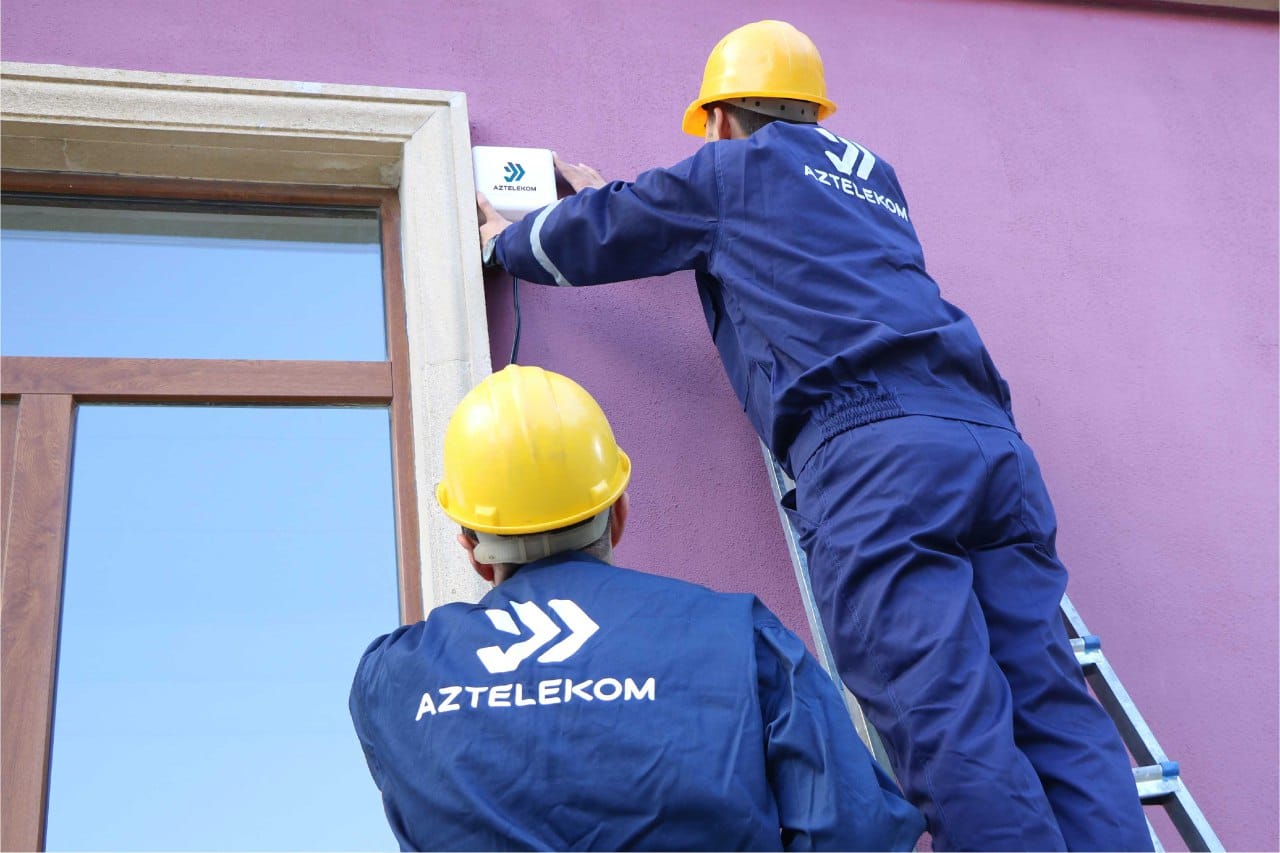 Nazirlik Abşeron və Sumqayıtda yeni simsiz internet və telefoniya aparatları quraşdırır