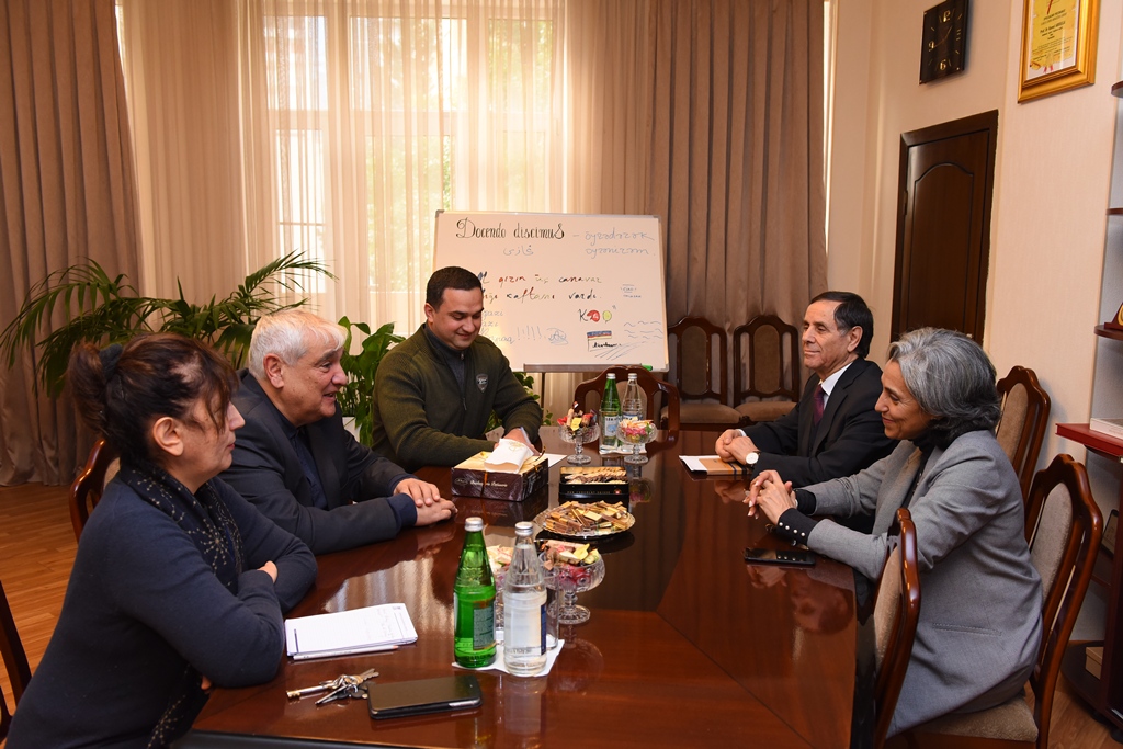 Kamal Abdulla prorektoru ilə görüşüb