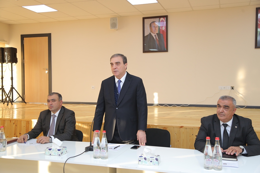 Niyazi Bayramov Gəncədəki icra başçılarını bir araya topladı