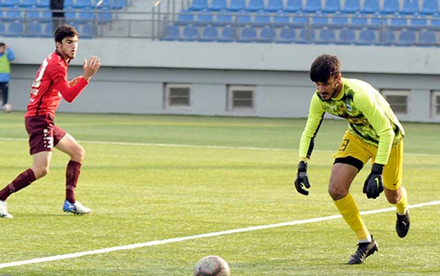 Azərbaycan futbolunda biabırçı qapıçı səhvi - VİDEO
