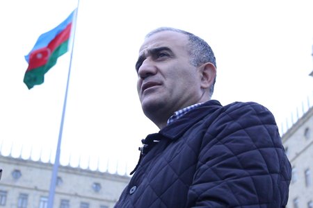 Elçibəyin keçmiş köməkçisi Mir Şahinə CAVAB VERDİ